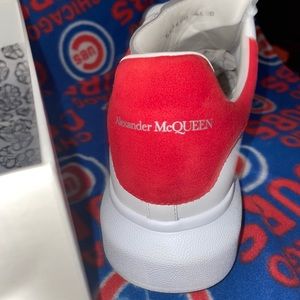 Alexander McQueens size 44 us (11) oversized white and red